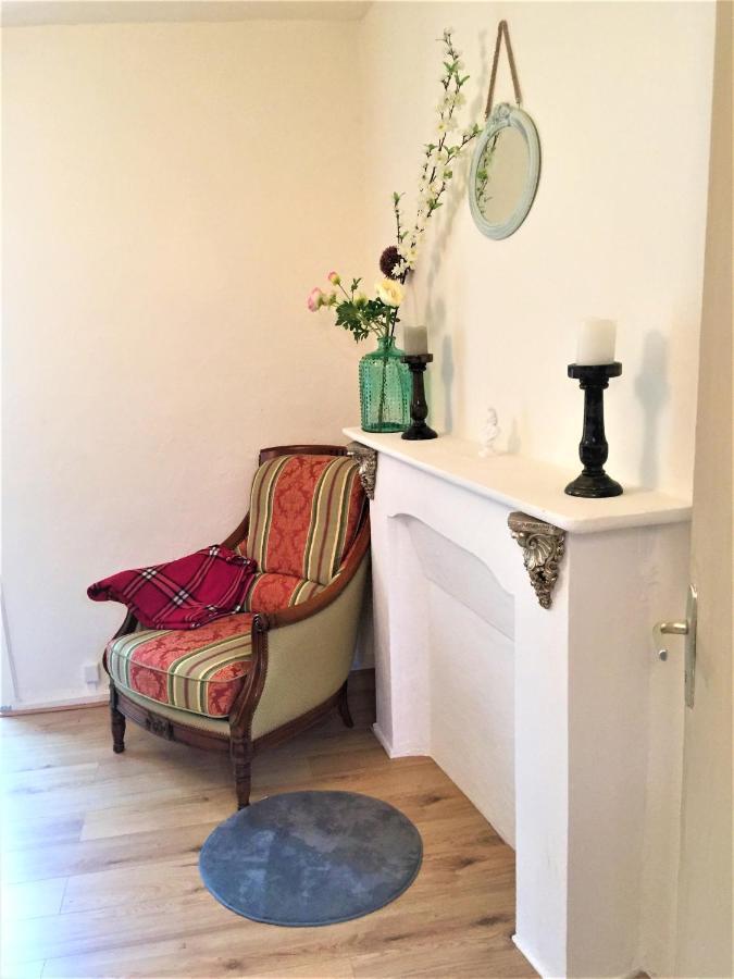 Appartement Familial Le Tanis Pontorson Exterior foto